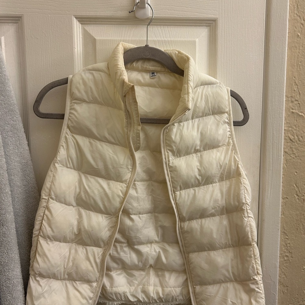 Uniqlo Women's Off-White Puffer Vest
